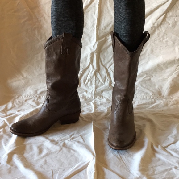 frye carson pull on boots